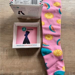 Ptrtl Pink fruit pattern compression socks
